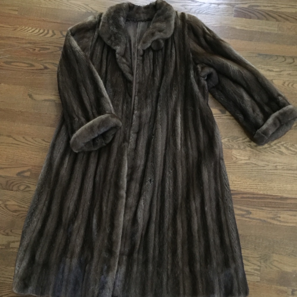 Full-length brown lined mink coat. size small, good condition!